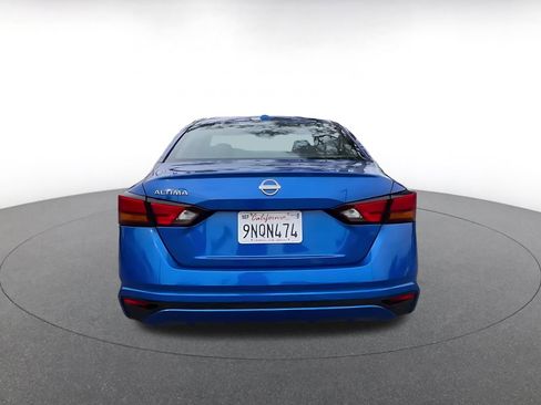 Used 2025 Nissan Altima 2.5 SV image 12