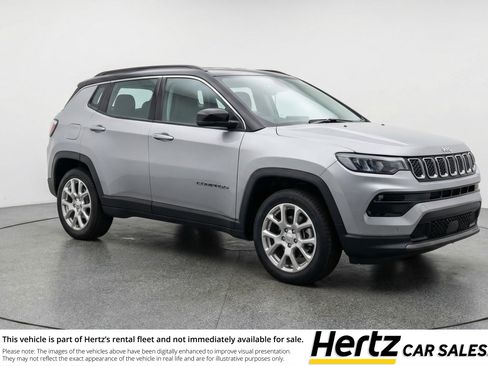 Used 2025 Jeep Compass Limited image 1