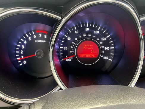 Used 2023 Hyundai Elantra SEL w/ Preferred Accessory Package FWD image 22