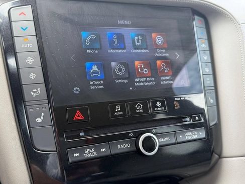 Used 2024 INFINITI QX50 Luxe w/ Accent Package FWD image 18