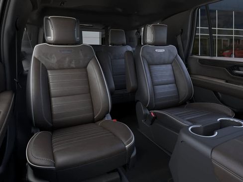 New 2026 GMC Yukon Denali Ultimate AWD/4WD image 17