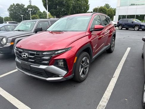 Used 2025 Hyundai Tucson SEL AWD/4WD image 2