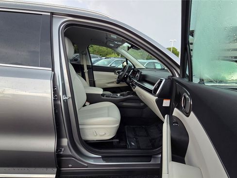 Certified 2026 Kia Sorento EX AWD/4WD image 33