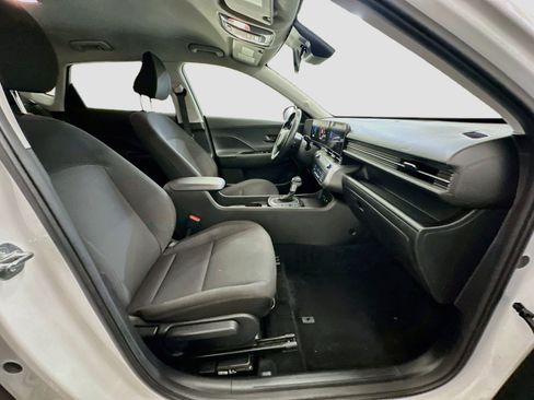 Used 2025 Hyundai Kona SEL AWD/4WD image 31