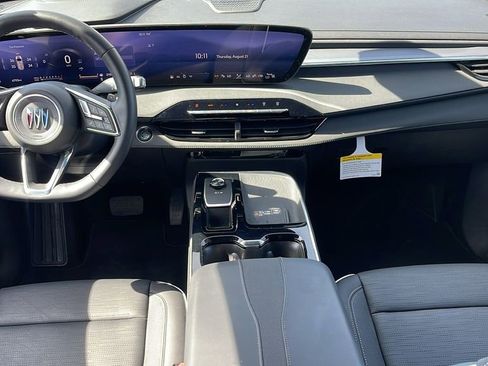 Used 2025 Buick Enclave Sport Touring w/ Power Package image 15