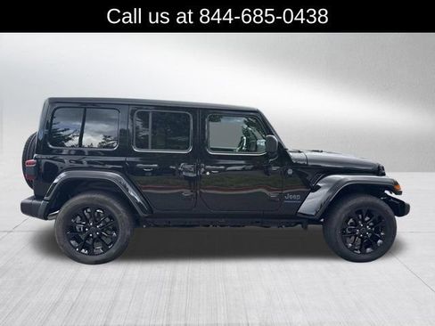 Certified 2025 Jeep Wrangler Unlimited Sahara w/ Safety Group AWD/4WD image 4