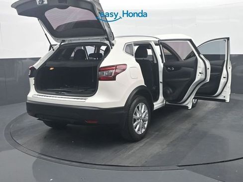 Used 2022 Nissan Rogue Sport SV image 40