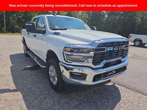 Used 2026 RAM 2500 Big Horn AWD/4WD image 2