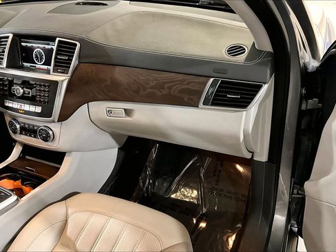 Used 2016 Mercedes-Benz GL 450 4MATIC image 18