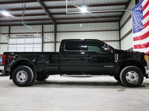 Used 2017 Ford F350 Lariat w/ Lariat Ultimate Package image 14