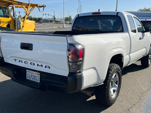 Used 2022 Toyota Tacoma SR RWD image 4