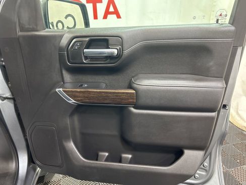 Used 2021 GMC Sierra 1500 SLE w/ X31 Off-Road Package image 11