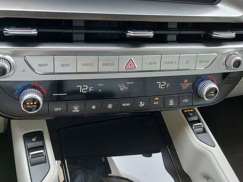Used 2023 Kia Telluride S FWD image 36