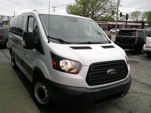 Used 2017 Ford Transit 150 XL image 4