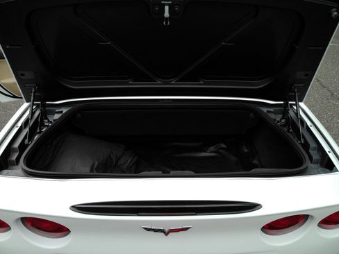 Certified 2011 Chevrolet Corvette Grand Sport w/ Preferred Equipment Group RWD image 18