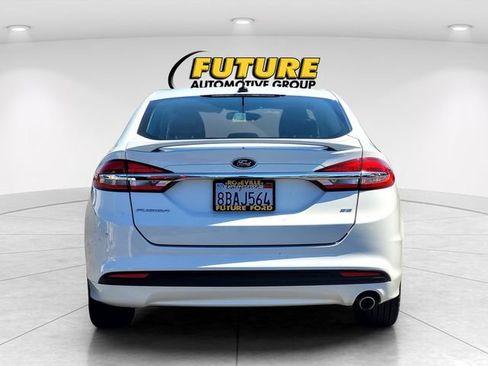 Used 2017 Ford Fusion SE w/ Equipment Group 201A FWD image 5
