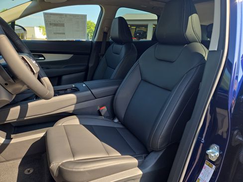 New 2025 Nissan Murano SL image 11