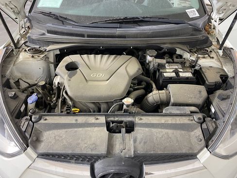 Used 2013 Hyundai Veloster w/ Style Pkg image 29
