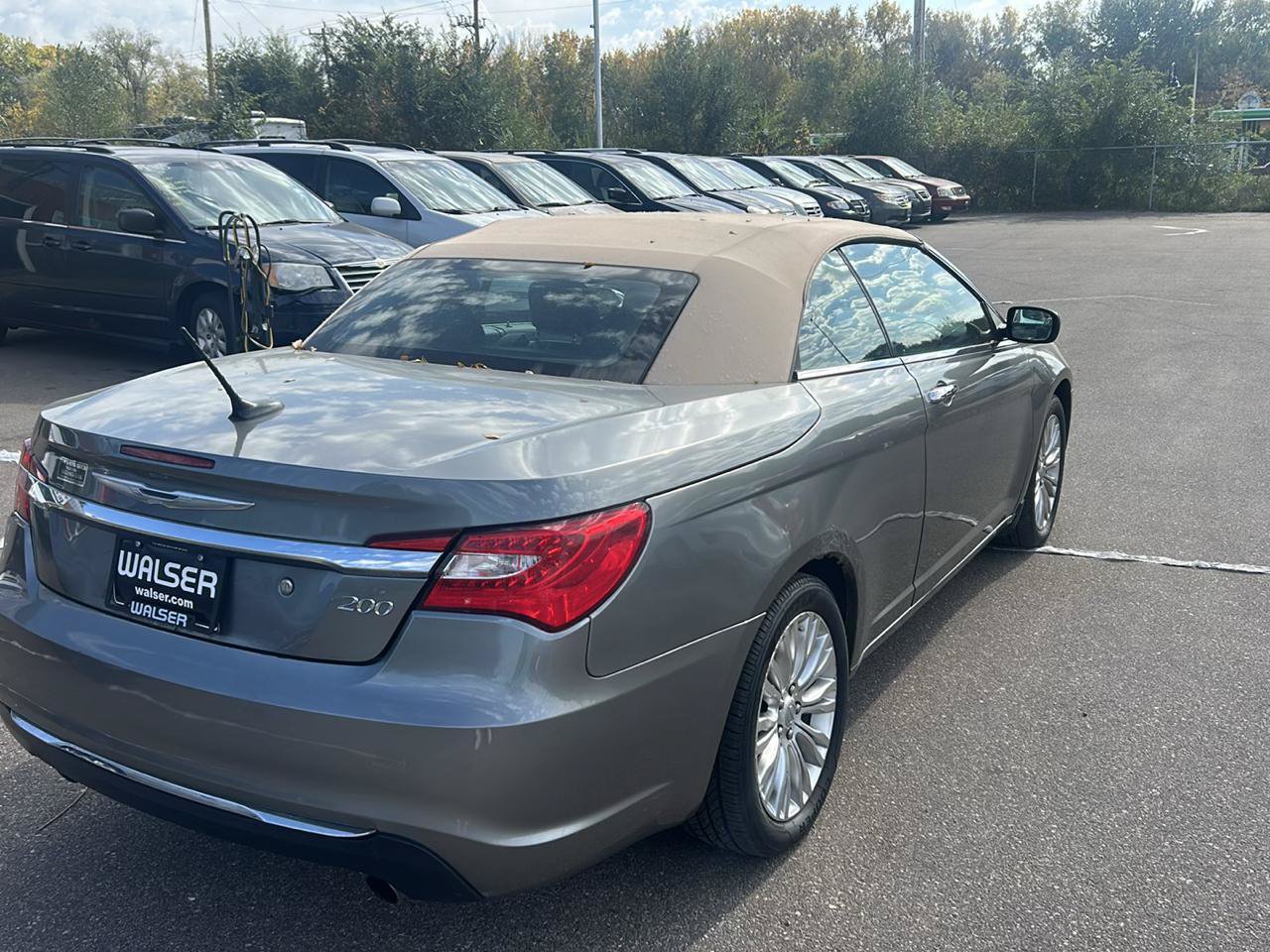 Used 2013 Chrysler 200 Limited FWD image 5