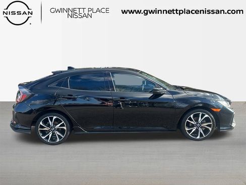 Used 2017 Honda Civic Sport image 4