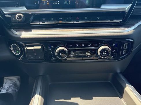 New 2026 Chevrolet Silverado 2500 LTZ w/ LTZ Premium Package AWD/4WD image 44