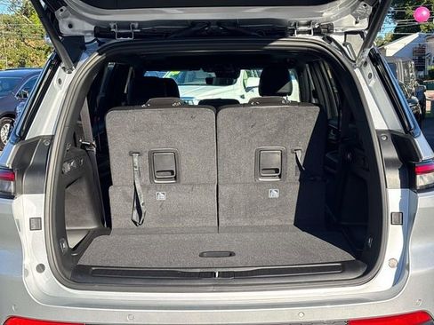 New 2025 Jeep Grand Cherokee L Altitude image 4