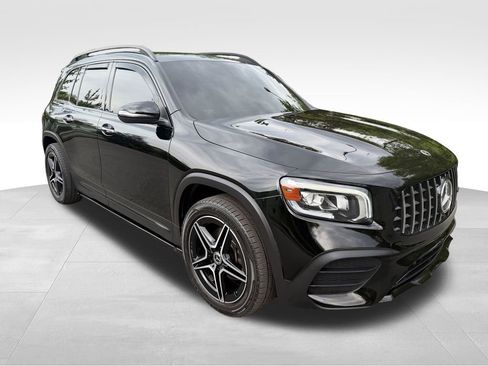 Used 2021 Mercedes-Benz GLB 250 4MATIC image 9