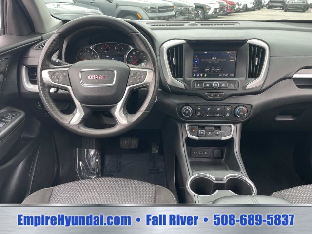 Used 2024 GMC Terrain SLE FWD image 14