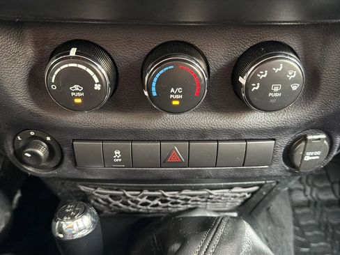 Used 2017 Jeep Wrangler Unlimited Sport w/ Quick Order Package 23S AWD/4WD image 18