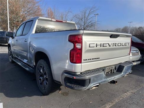 Used 2021 Chevrolet Silverado 1500 LT image 2