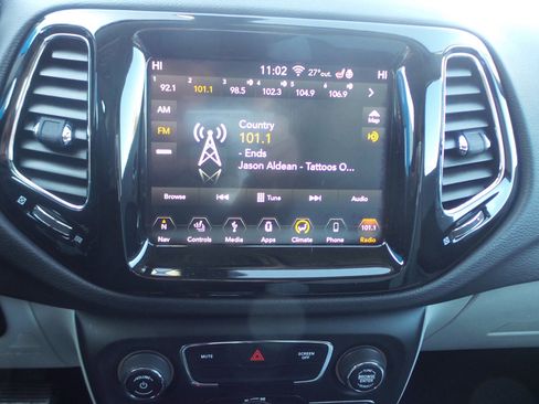 Used 2018 Jeep Compass Limited w/ Navigation Group image 21