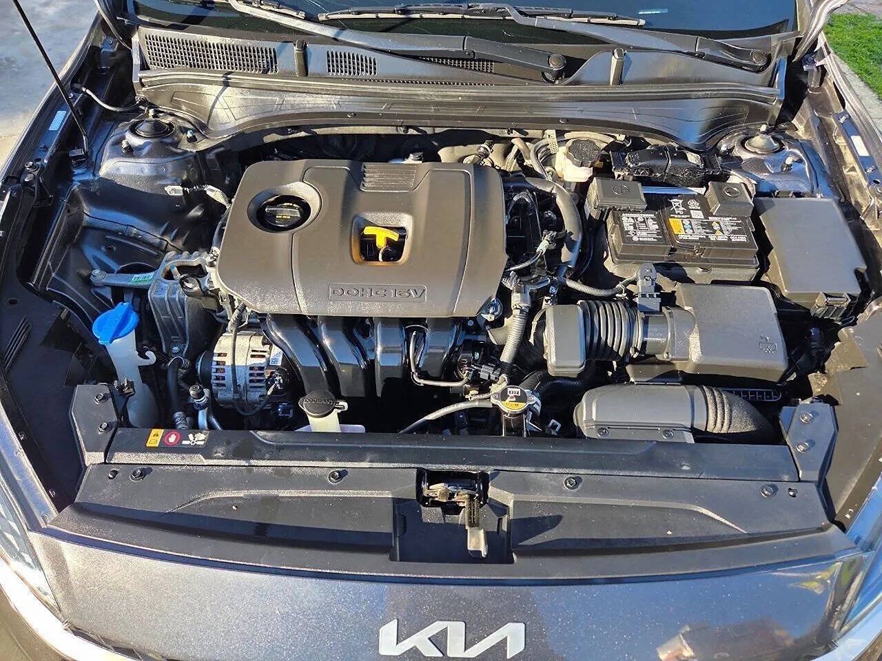 Used 2022 Kia Forte LXS w/ LXS Technology Package FWD image 28