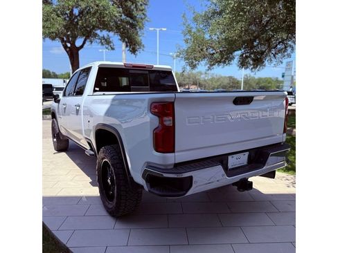 Used 2022 Chevrolet Silverado 2500 LTZ w/ LTZ Plus Package AWD/4WD image 8