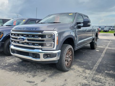 Used 2023 Ford F250 Lariat w/ FX4 Off-Road Package AWD/4WD image 3