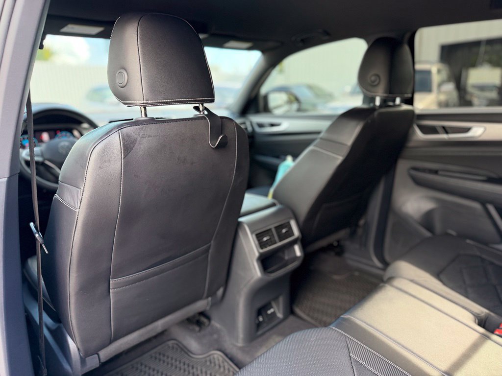 Used 2024 Volkswagen Atlas Cross Sport SE FWD image 20