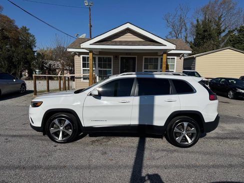 Used 2020 Jeep Cherokee Limited image 3