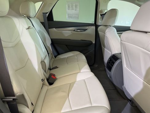 Used 2021 Cadillac XT5 Premium Luxury AWD/4WD image 13