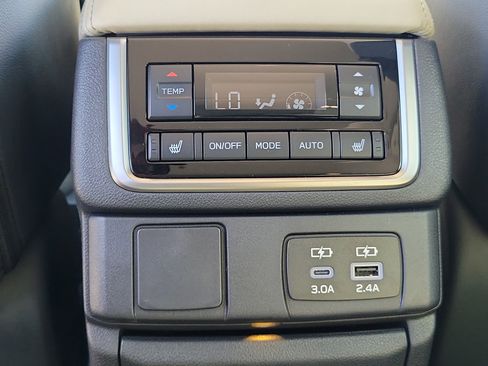Certified 2025 Subaru Ascent Limited image 19