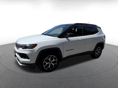Used 2025 Jeep Compass Limited AWD/4WD image 8