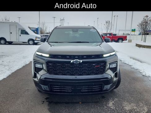 Used 2024 Chevrolet Traverse RS image 2