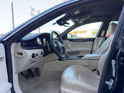 Used 2022 Maserati Quattroporte Modena image 5