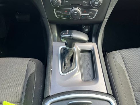 Used 2022 Dodge Charger SXT RWD image 22