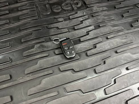 Used 2016 Jeep Grand Cherokee Limited 75th Anniversary RWD image 79