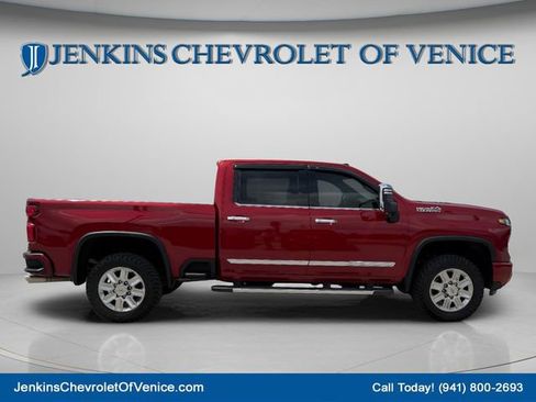 Used 2024 Chevrolet Silverado 2500 High Country w/ High Country Premium Package AWD/4WD image 4