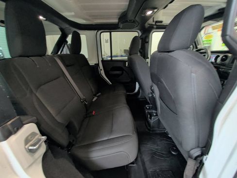 Used 2018 Jeep Wrangler Unlimited Sport S AWD/4WD image 14