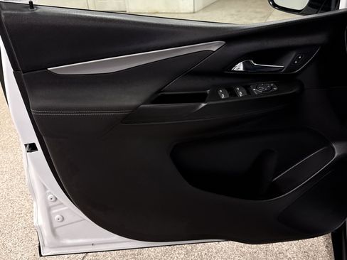 Used 2022 Chevrolet Bolt LT image 3