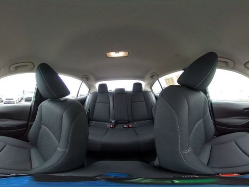 Used 2025 Toyota Corolla LE image 41