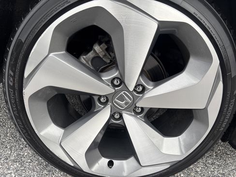 Used 2019 Honda Accord Touring image 9