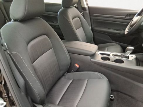 Used 2025 Nissan Altima 2.5 S FWD image 14
