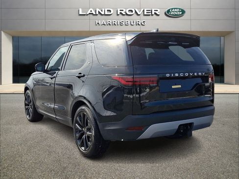 New 2026 Land Rover Discovery S image 2